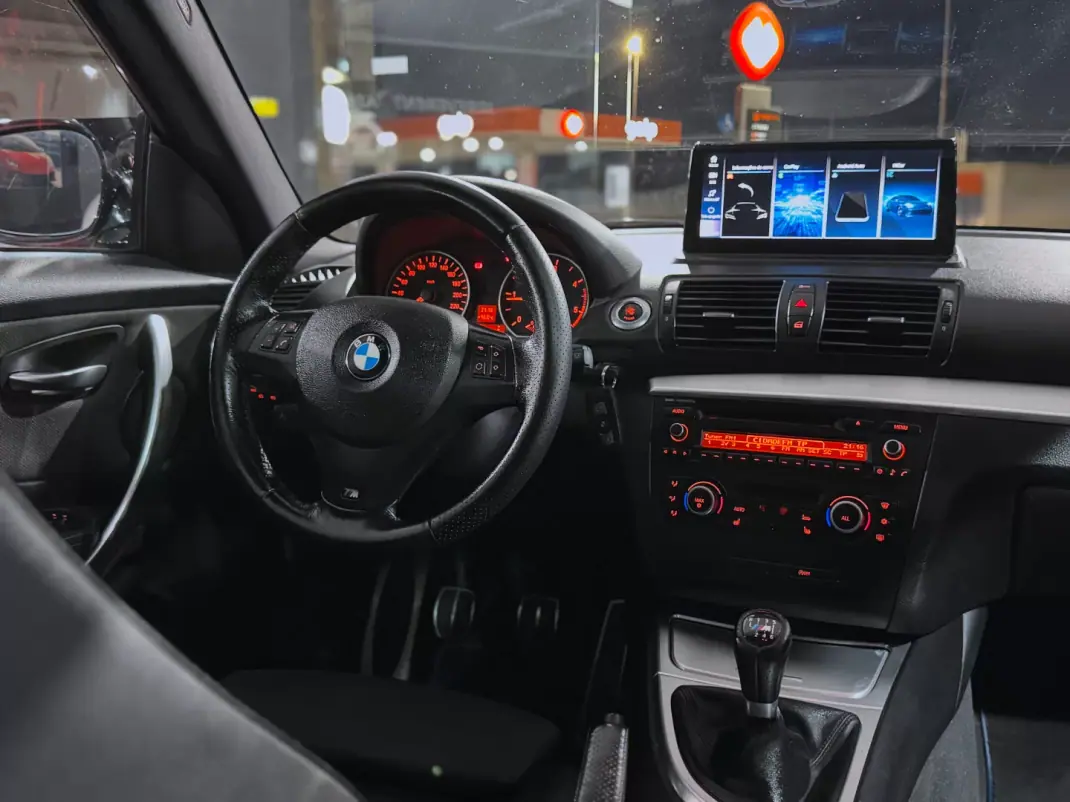 BMW 118 2011 - 13990 EUR, 220567 km - AUTO.MOTO.pt - 220567km - foto 10 de 22