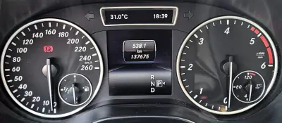Mercedes-Benz A 160 2015 - 16500 EUR, 137000 km - AUTO.MOTO.pt - 137000km - foto 12 de 24