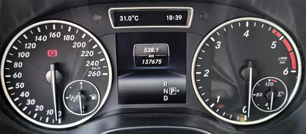 Mercedes-Benz A 160 2015 - 16500 EUR, 137000 km - AUTO.MOTO.pt - 137000km - foto 12 de 24