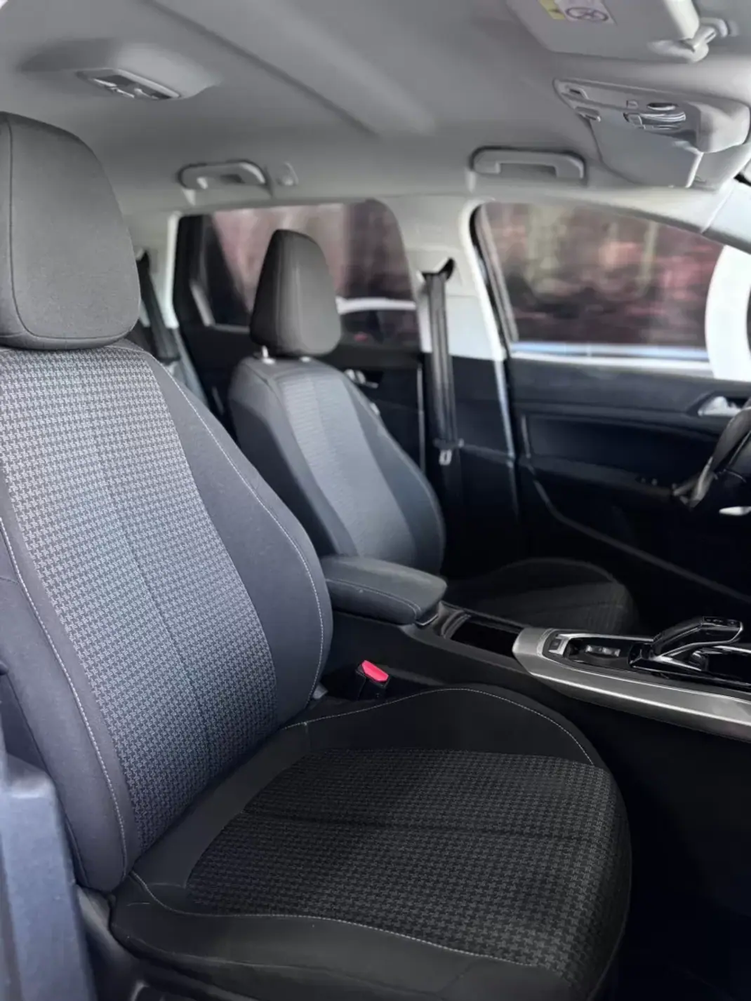 Peugeot 308 SW 2018 - 10900 EUR, 165000 km - AUTO.MOTO.pt - 165000km - foto 10 de 14