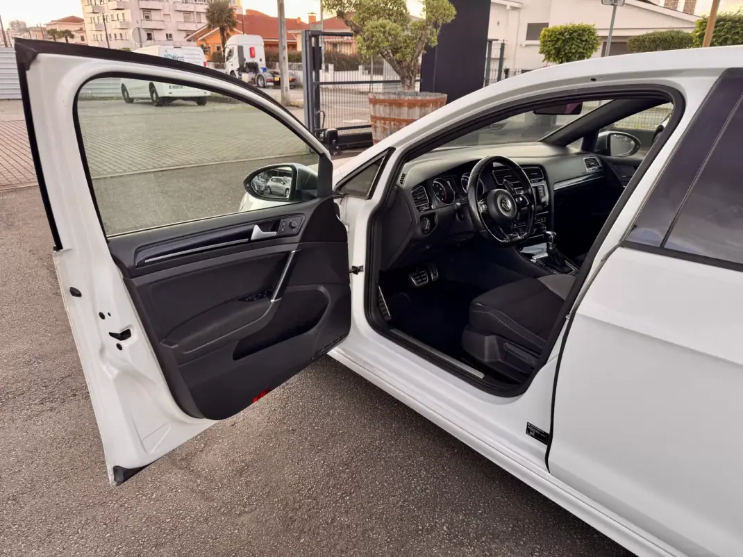 Volkswagen Golf 2014 - 23500 EUR, 175000 km - AUTO.MOTO.pt - 175000km - foto 14 de 27