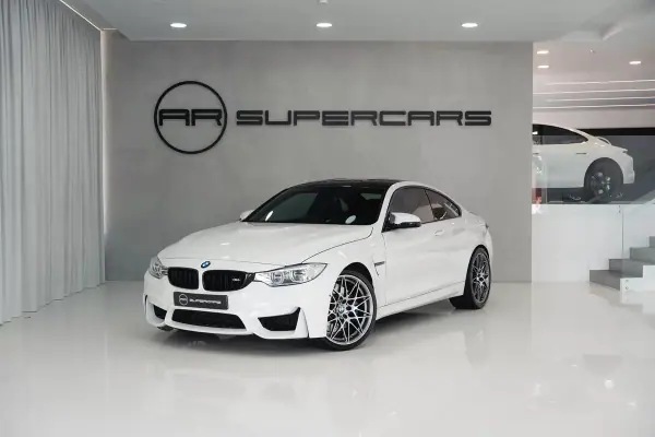 BMW M4 DKG Competition 2016 Gasolina — 90 914 km · Ilha de Porto Santo BMW M4 DKG Competition 2016 Gasolina