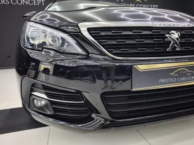 Peugeot 308 2017 - 13950 EUR, 183610 km - AUTO.MOTO.pt - 183610km - foto 9 de 45