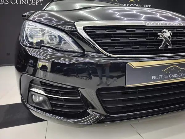 Peugeot 308 2017 - 13950 EUR, 183610 km - AUTO.MOTO.pt - 183610km - foto 9 de 45