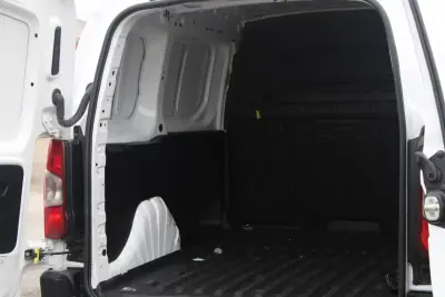 Citroën Berlingo 1.5 Bluehdi M Clube 102cv 2021 - 11990 EUR, 209000 km - AUTO.MOTO.pt - 209000km - foto 11 de 19