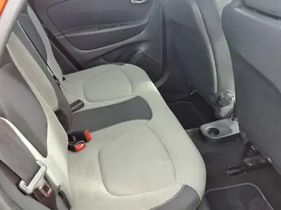 Renault Captur 2016 - 11450 EUR, 165268 km - AUTO.MOTO.pt - 165268km - foto 23 de 41