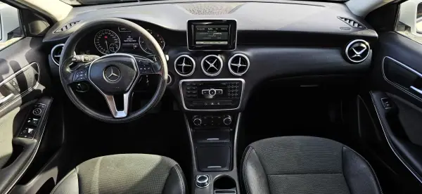 Mercedes-Benz A 160 2015 - 16500 EUR, 137000 km - AUTO.MOTO.pt - 137000km - foto 7 de 24