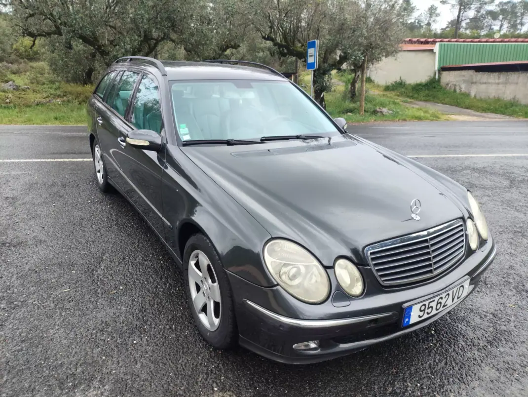 Mercedes-Benz E 200 2003 - 3900 EUR, 338200 km - AUTO.MOTO.pt - 338200km - foto 3 de 14