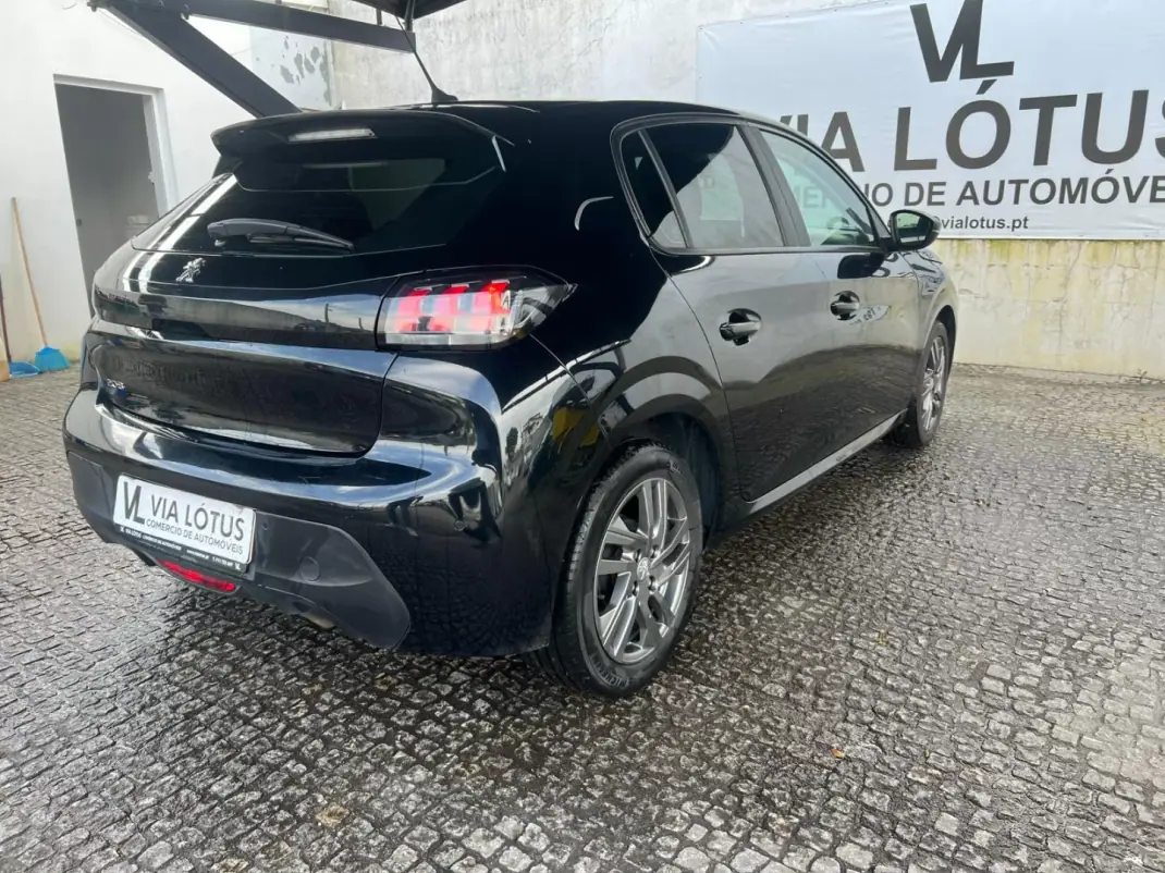 Peugeot 208 2021 - 12250 EUR, 69175 km - AUTO.MOTO.pt - 69175km - foto 7 de 11