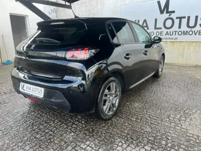 Peugeot 208 2021 - 12250 EUR, 69175 km - AUTO.MOTO.pt - 69175km - foto 7 de 11