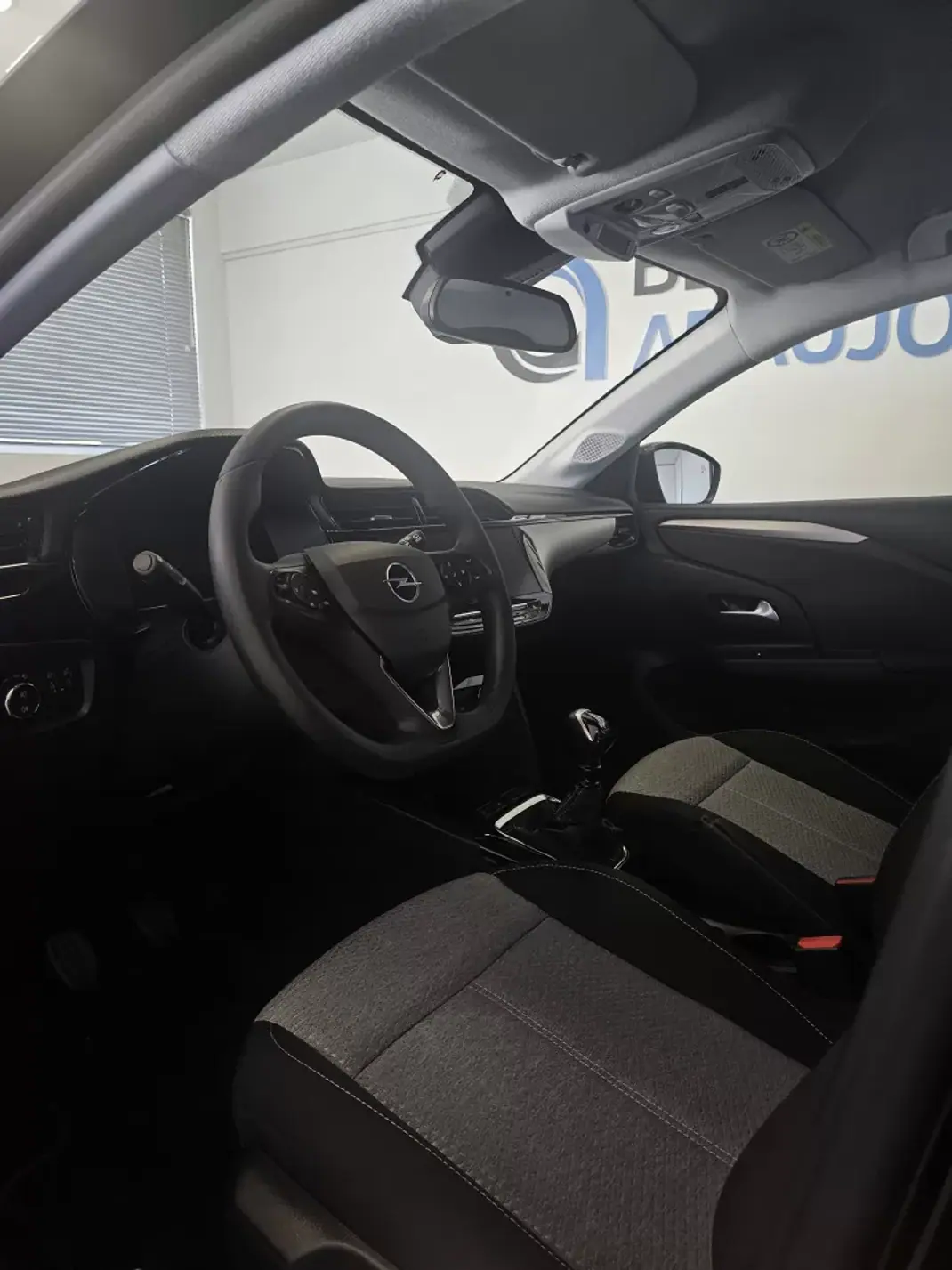 Opel Corsa 2025 - 16490 EUR, 7643 km - 7643km - foto 6 de 18