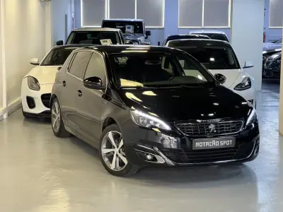 Peugeot 308 2017 - 10990 EUR, 120000 km - AUTO.MOTO.pt - 120000km - foto 2 de 35