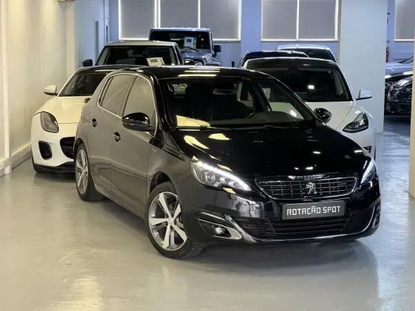 Peugeot 308 2017 - 10990 EUR, 120000 km - AUTO.MOTO.pt - 120000km - foto 2 de 35