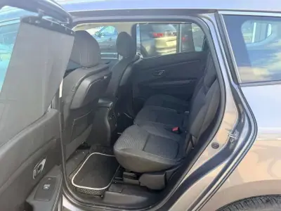 Renault Grand Scénic 2017 - 9200 EUR, 198500 km - AUTO.MOTO.pt - 198500km - foto 7 de 8