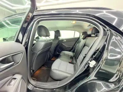 Mercedes-Benz GLA 200 2015 - 17000 EUR, 194000 km - AUTO.MOTO.pt - 194000km - foto 9 de 21