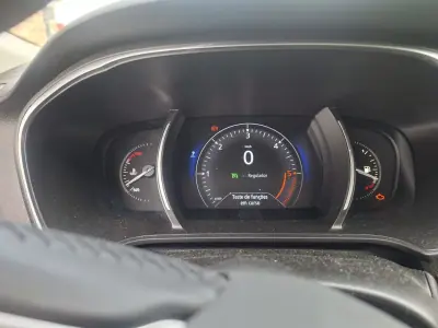 Renault Mégane Sport Tourer 2017 - 11530 EUR, 167840 km - AUTO.MOTO.pt - 167840km - foto 10 de 31