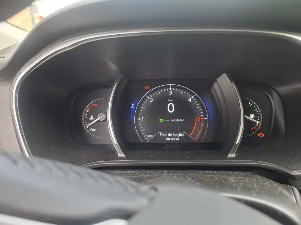Renault Mégane Sport Tourer 2017 - 11530 EUR, 167840 km - AUTO.MOTO.pt - 167840km - foto 10 de 31