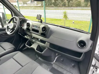 Mercedes-Benz Sprinter 515 CDI Contentor + Plataforma Elevatória 2023 - 49750 EUR, 54000 km - AUTO.MOTO.pt - 54000km - foto 19 de 33