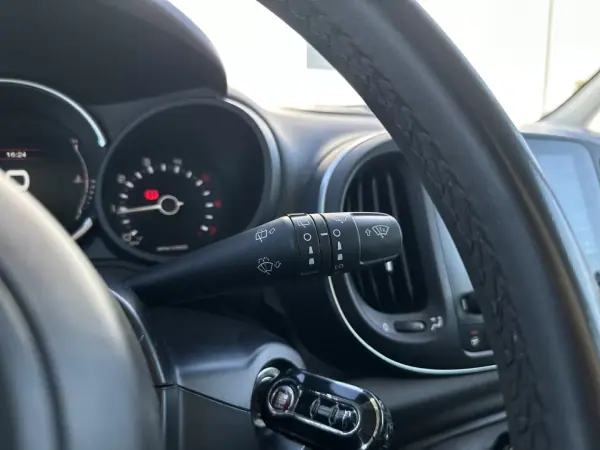 Fiat 500L 2018 - 11490 EUR, 80000 km - AUTO.MOTO.pt - 80000km - foto 40 de 48