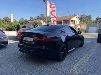 Jaguar XE 2019 - 24500 EUR, 127874 km - AUTO.MOTO.pt - 127874km - foto 4 de 21