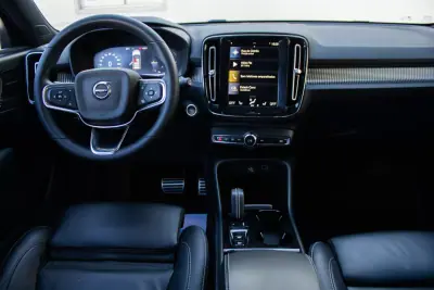 Volvo XC 40 2022 - 24990 EUR, 159000 km - 159000km - foto 36 de 54