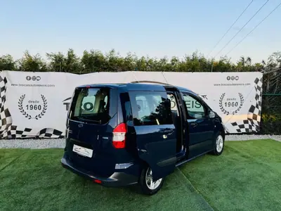 Ford Tourneo Courier 2017 - 9990 EUR, 168856 km - AUTO.MOTO.pt - 168856km - foto 5 de 47