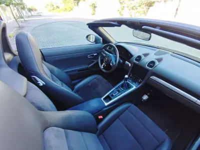 Porsche 718 Boxster 2019 - 64900 EUR, 68000 km - AUTO.MOTO.pt - 68000km - foto 5 de 36