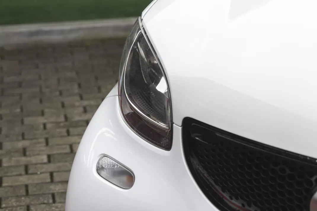 Smart Fortwo Cabrio 2015 - 11900 EUR, 179000 km - AUTO.MOTO.pt - 179000km - foto 6 de 20