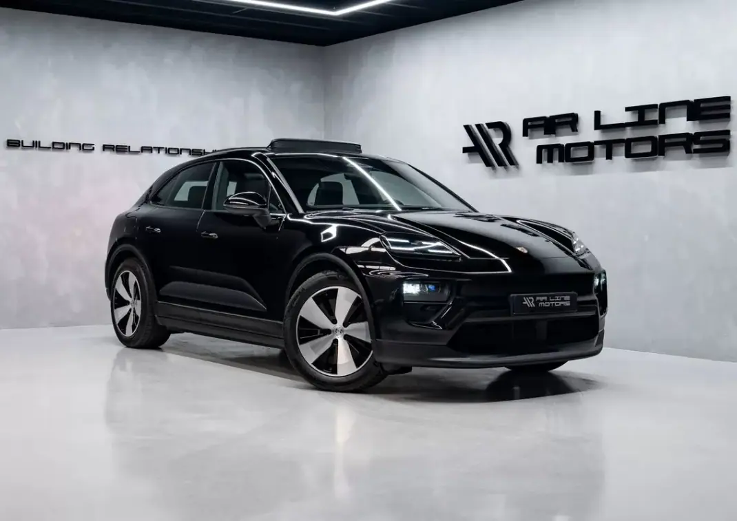 Porsche Macan 2025 - 74950 EUR, 22000 km - 22000km - foto 2 de 55