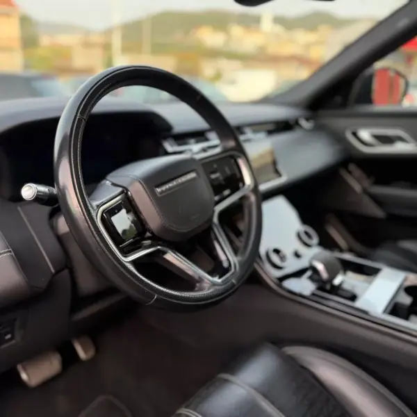 Land Rover Range Rover Velar 2021 - 39900 EUR, 163000 km - AUTO.MOTO.pt - 163000km - foto 4 de 21