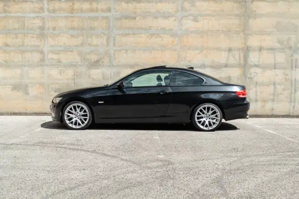 BMW 320 2007 - 12490 EUR, 230000 km - AUTO.MOTO.pt - 230000km - foto 12 de 42