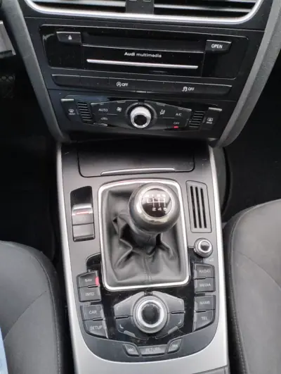 Audi A4 Avant 2014 - 15250 EUR, 170000 km - AUTO.MOTO.pt - 170000km - foto 20 de 25