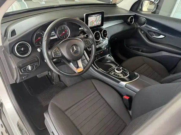 Mercedes-Benz GLC 250 2017 - 31990 EUR, 126652 km - AUTO.MOTO.pt - 126652km - foto 4 de 24