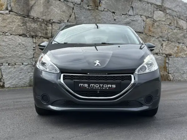 Peugeot 208 2015 - 7990 EUR, 73000 km - AUTO.MOTO.pt - 73000km - foto 4 de 51