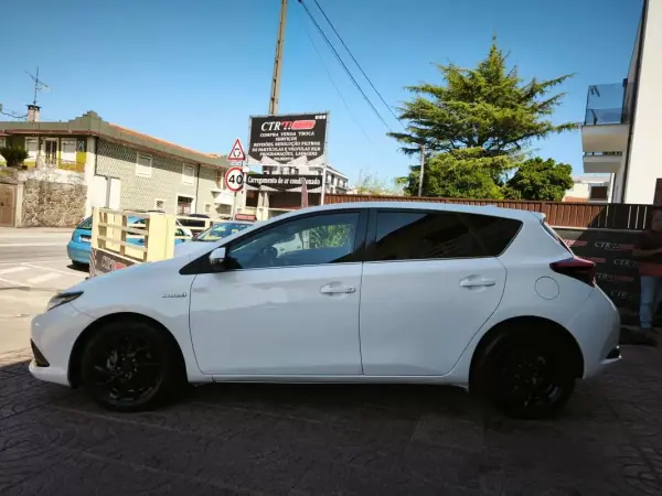 Toyota Auris 2016 - 14900 EUR, 160000 km - AUTO.MOTO.pt - 160000km - foto 14 de 34