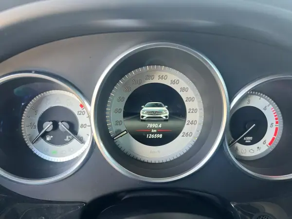Mercedes-Benz CLS 250 2015 - 22500 EUR, 126508 km - AUTO.MOTO.pt - 126508km - foto 11 de 14