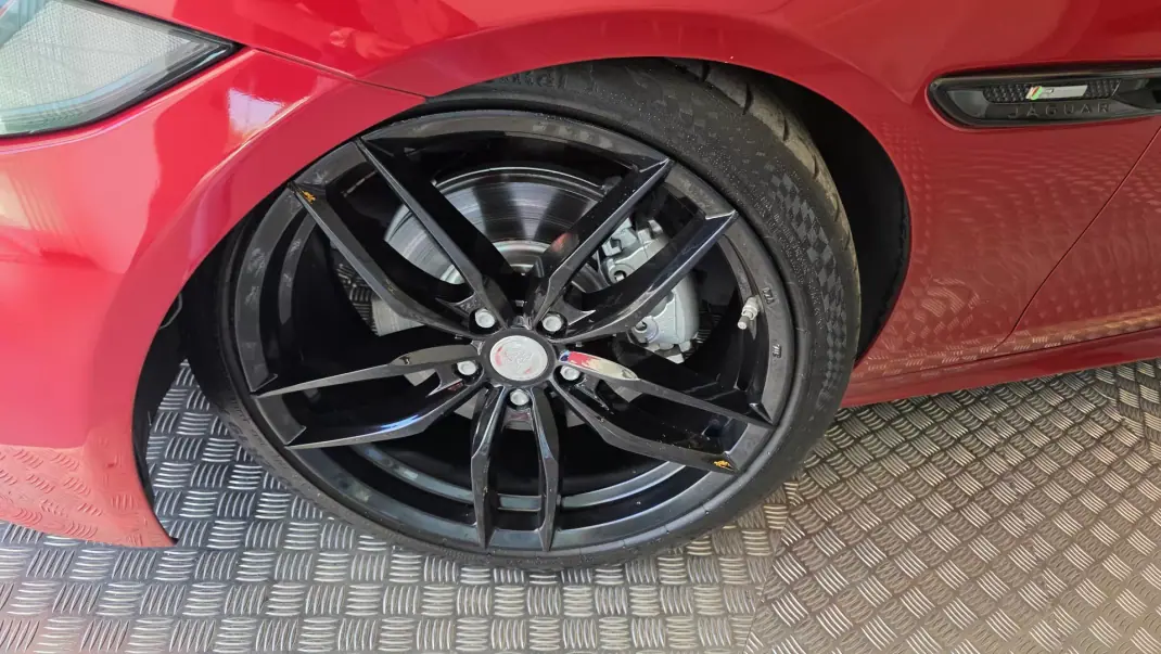 Jaguar XE 2016 - 14950 EUR, 176623 km - AUTO.MOTO.pt - 176623km - foto 31 de 58
