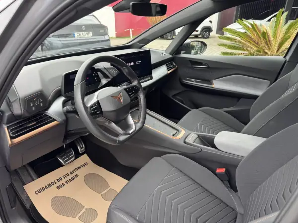 Cupra Born 2024 - 28750 EUR, 35000 km - 35000km - foto 16 de 47