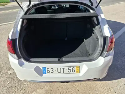 Citroën C4 2017 - 9950 EUR, 141760 km - AUTO.MOTO.pt - 141760km - foto 10 de 10