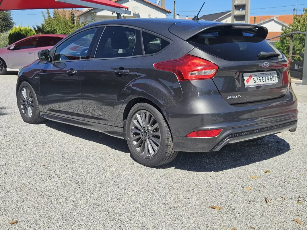 Ford Focus C-Max 2018 - 14500 EUR, 108000 km - 108000km - foto 5 de 37