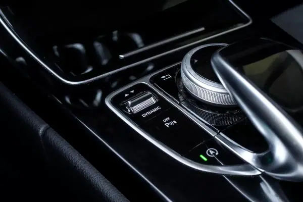 Mercedes-Benz C 220 2016 - 20900 EUR, 182084 km - AUTO.MOTO.pt - 182084km - foto 20 de 39