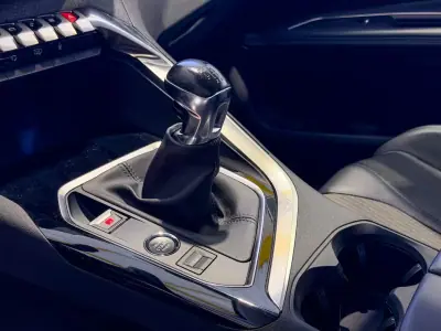 Peugeot 3008 2022 — foto 5 de 33