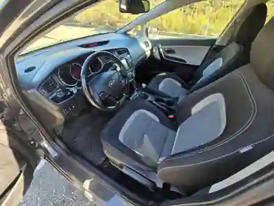 Kia Ceed SW 2015 — foto 6 de 12