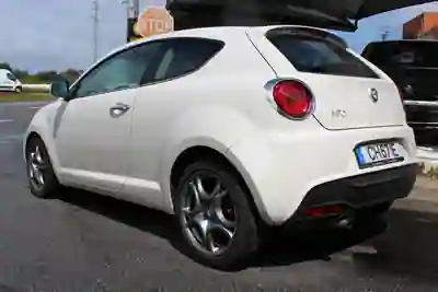 Alfa Romeo MiTo 2012 - 6700 EUR, 119200 km - AUTO.MOTO.pt - 119200km - foto 30 de 30