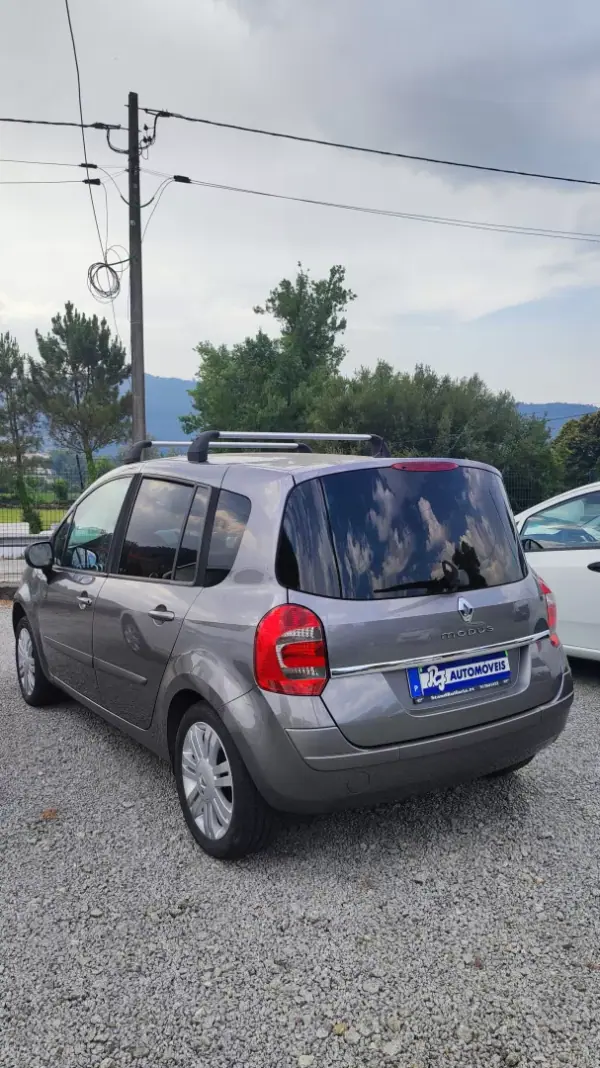 Renault Grand Modus 2009 - 6589 EUR, 209758 km - AUTO.MOTO.pt - 209758km - foto 15 de 15
