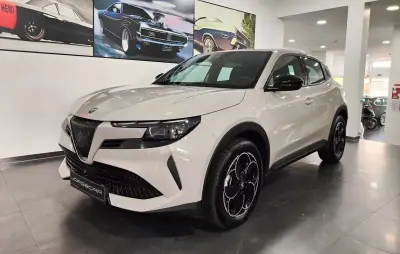Alfa Romeo Junior 2025 - 6000km