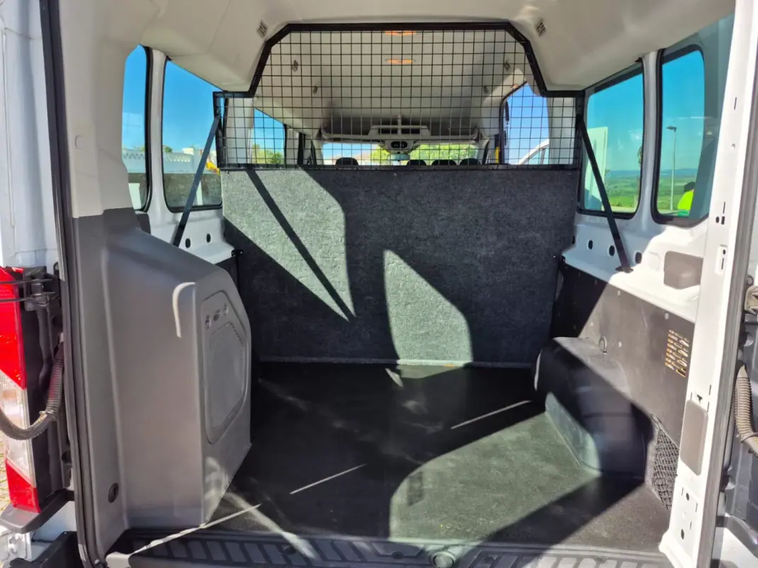 Ford Transit 2021 - 28900 EUR, 160001 km - AUTO.MOTO.pt - 160001km - foto 16 de 18