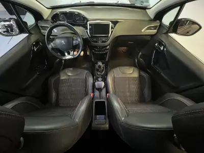 Peugeot 2008 2017 - 10990 EUR, 95000 km - 95000km - foto 9 de 43