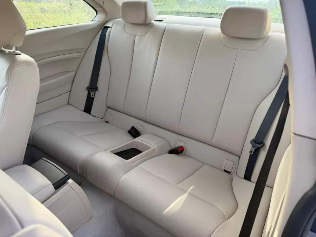 BMW 218 2014 - 16250 EUR, 167798 km - AUTO.MOTO.pt - 167798km - foto 19 de 21