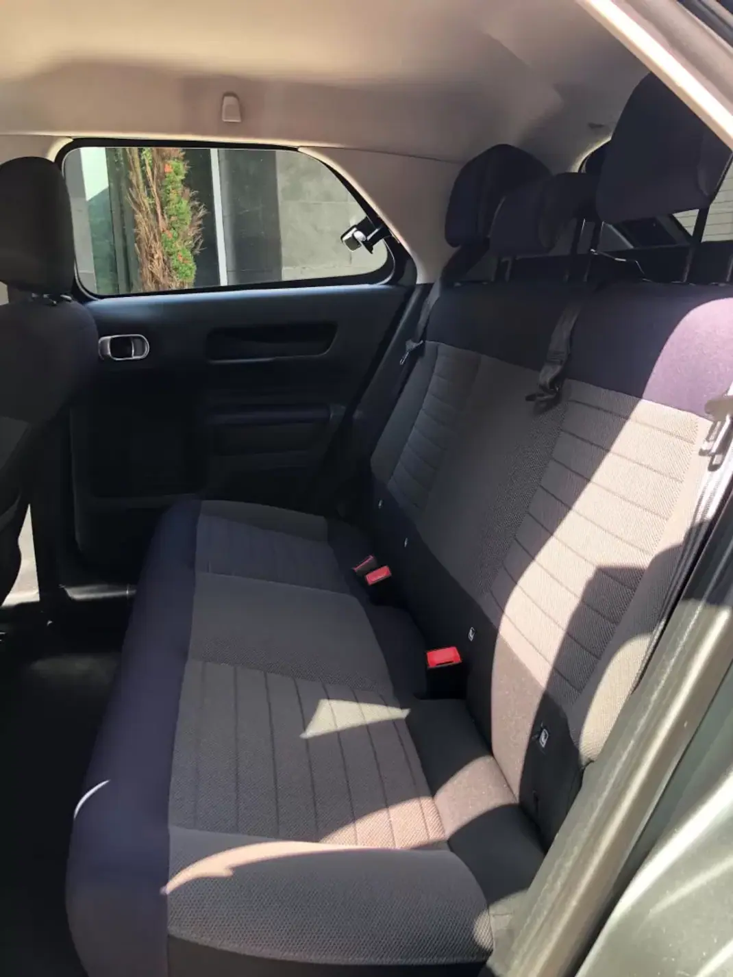 Citroën C4 Cactus 2014 - 9900 EUR, 167000 km - 167000km - foto 16 de 21